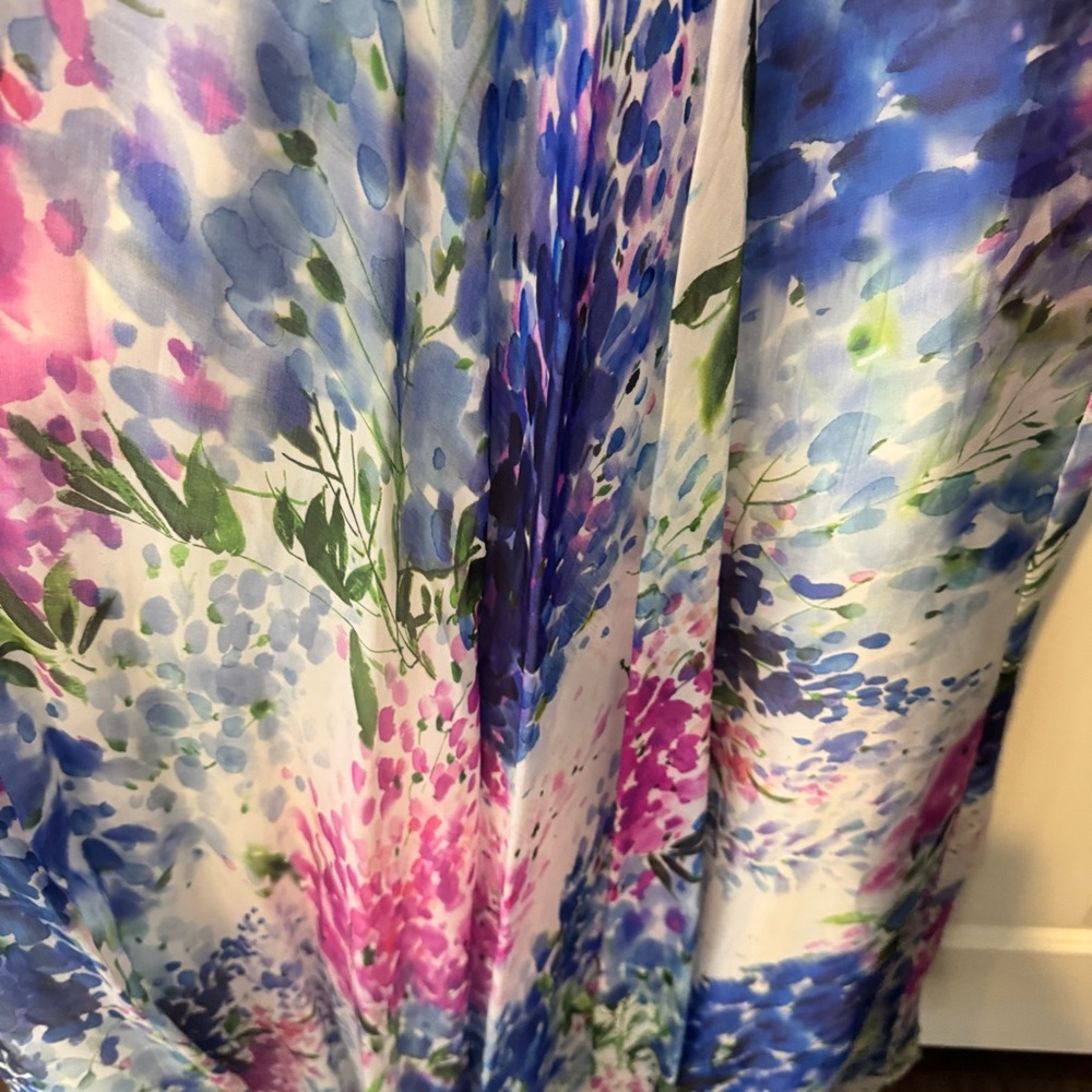 Carmen Marc Valvo Abstract Pink and Blue Floral Maxi Silk Dress | 6 - Picture 5 of 10